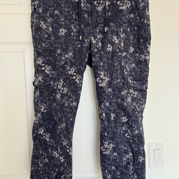 Wind River cargo capri pants - Picture 1 of 5